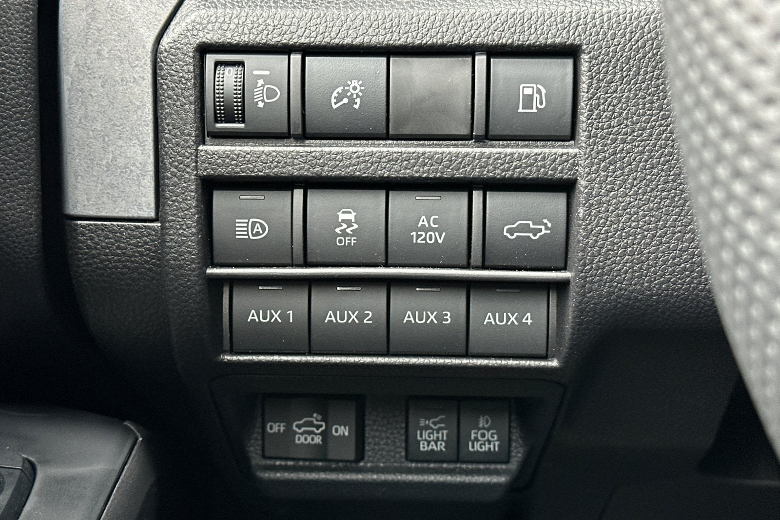 2026 Toyota Tacoma i-FORCE MAX Tacoma Trailhunter