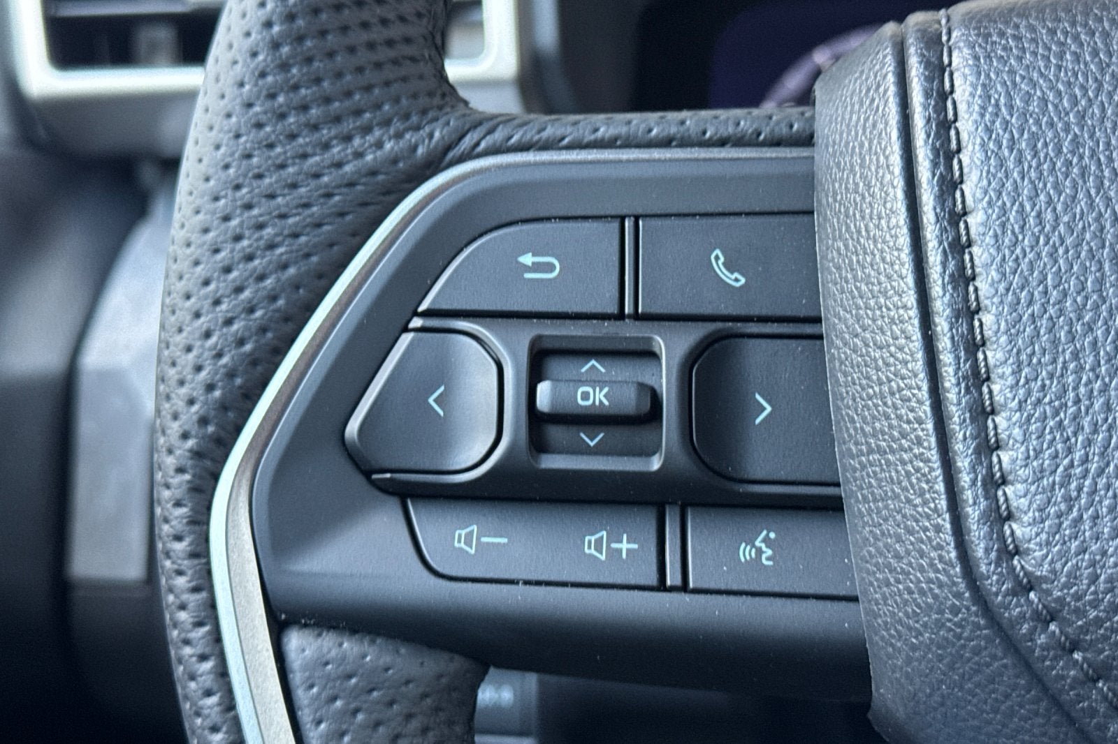 2026 Toyota Tacoma i-FORCE MAX Tacoma Trailhunter
