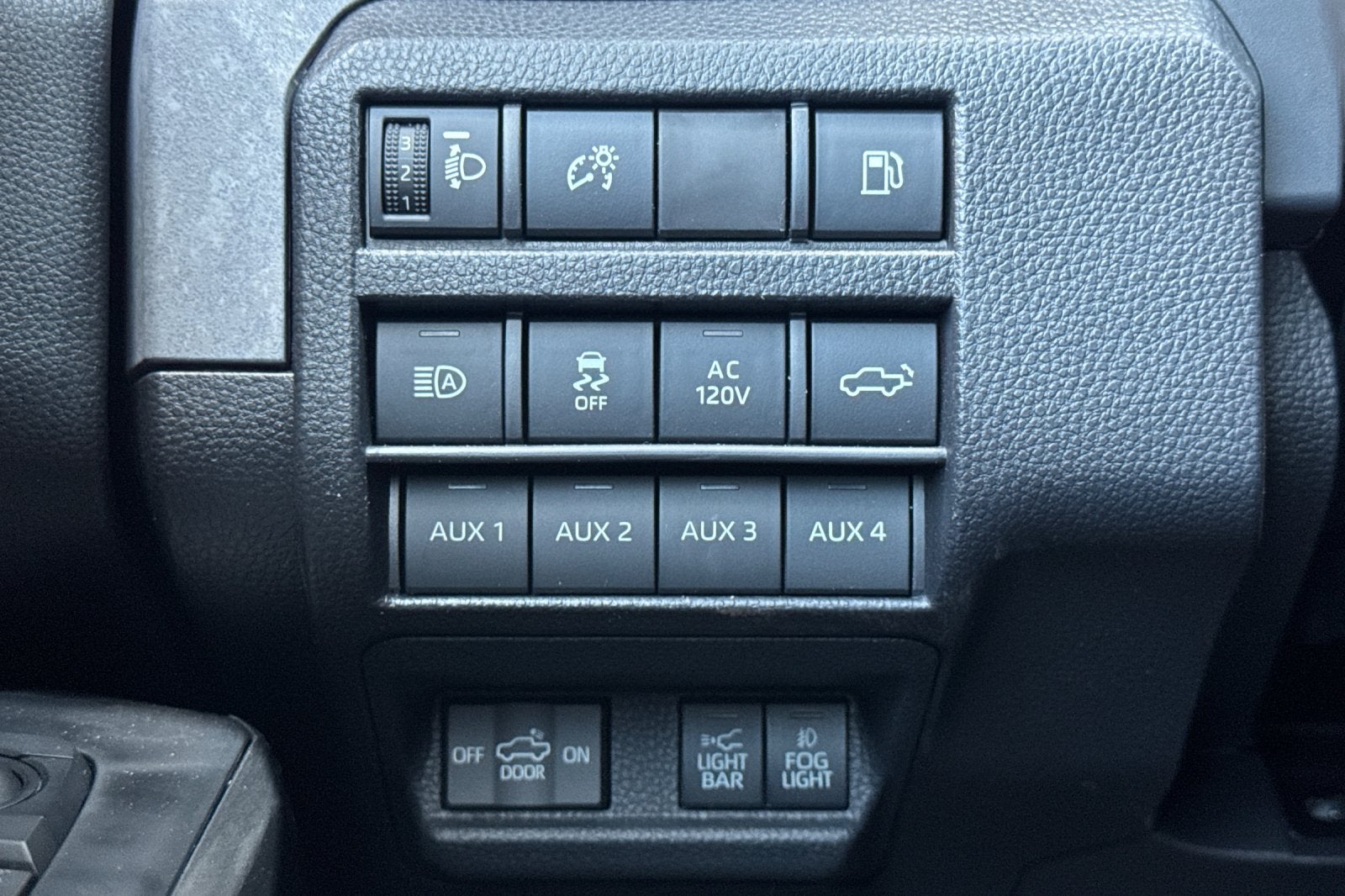 2026 Toyota Tacoma i-FORCE MAX Tacoma Trailhunter