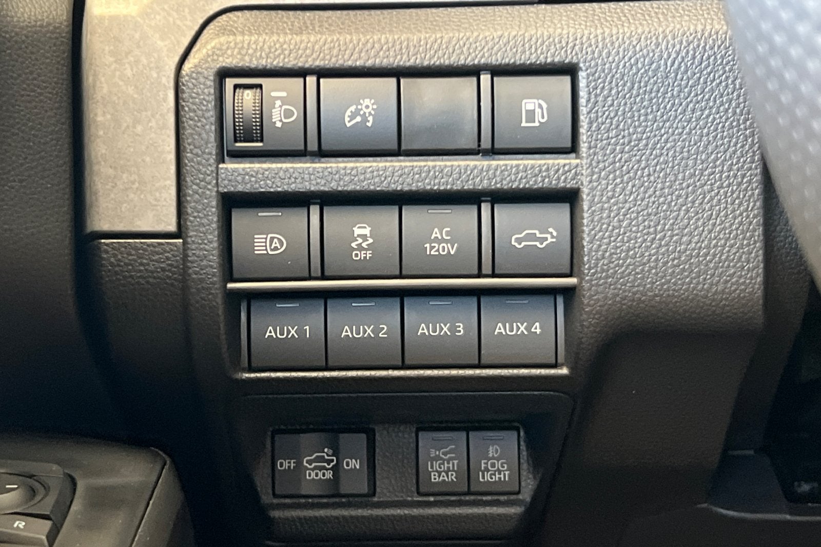 2026 Toyota Tacoma i-FORCE MAX Tacoma Trailhunter