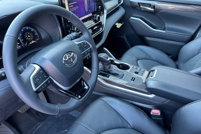 2026 Toyota Highlander Hybrid Platinum