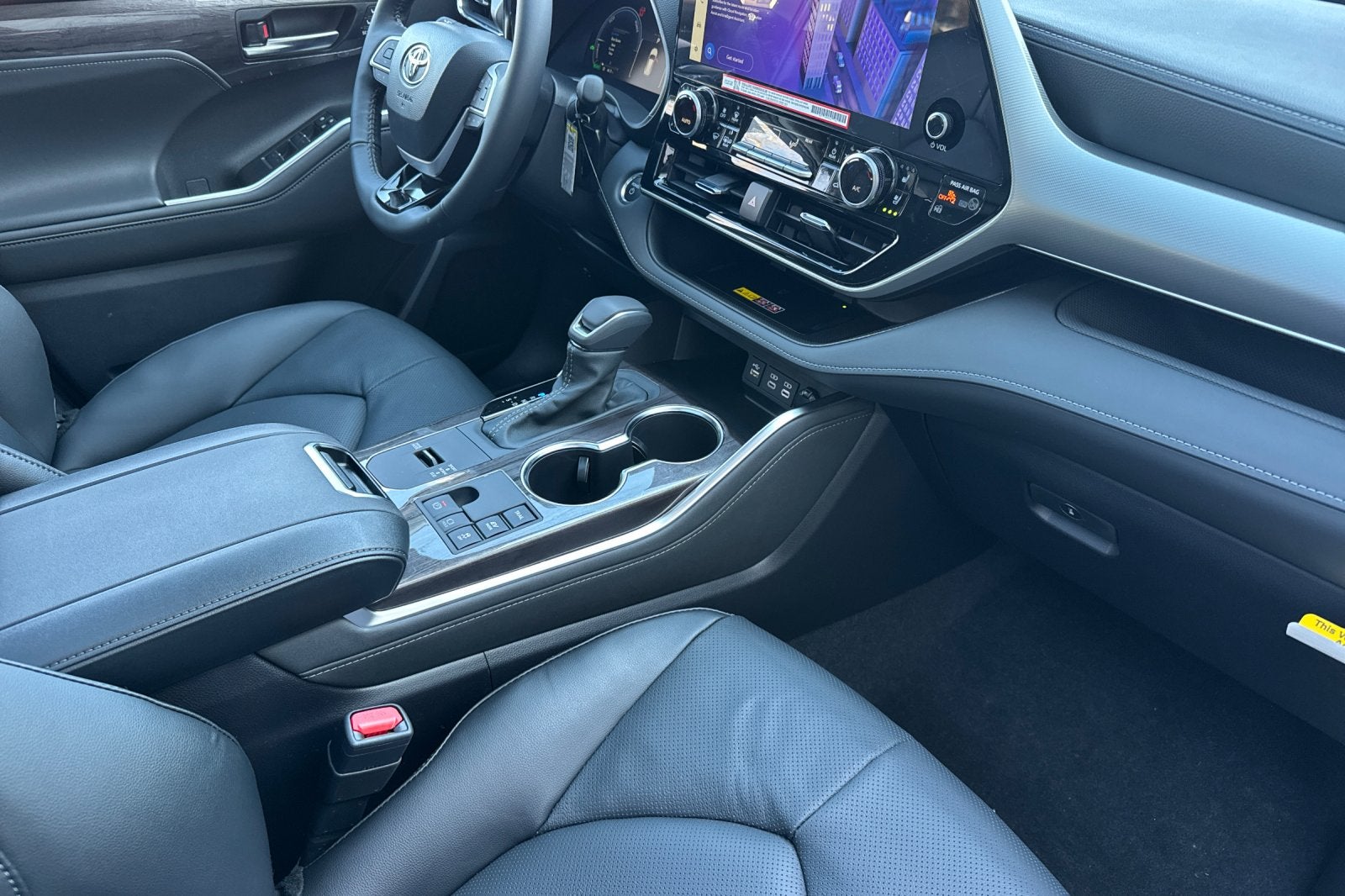 2026 Toyota Highlander Hybrid Platinum