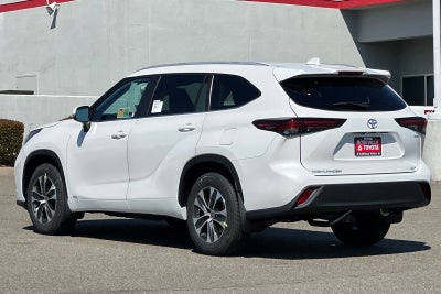 2026 Toyota Highlander Hybrid XLE