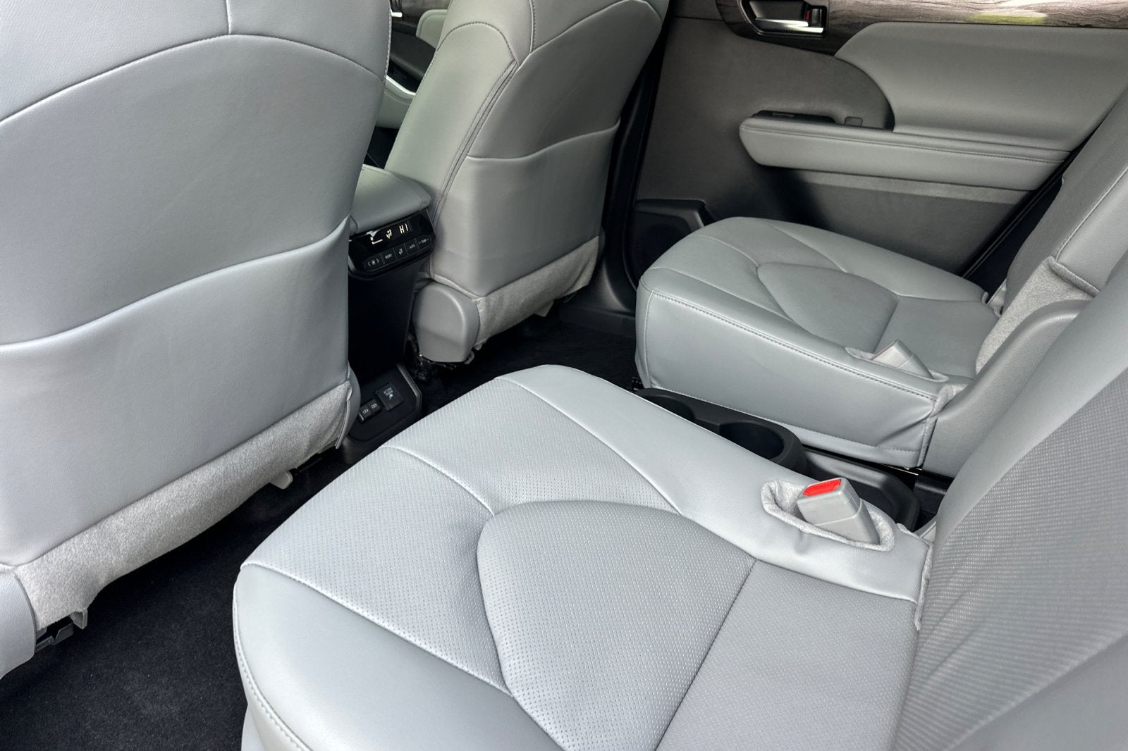 2026 Toyota Highlander Hybrid Limited