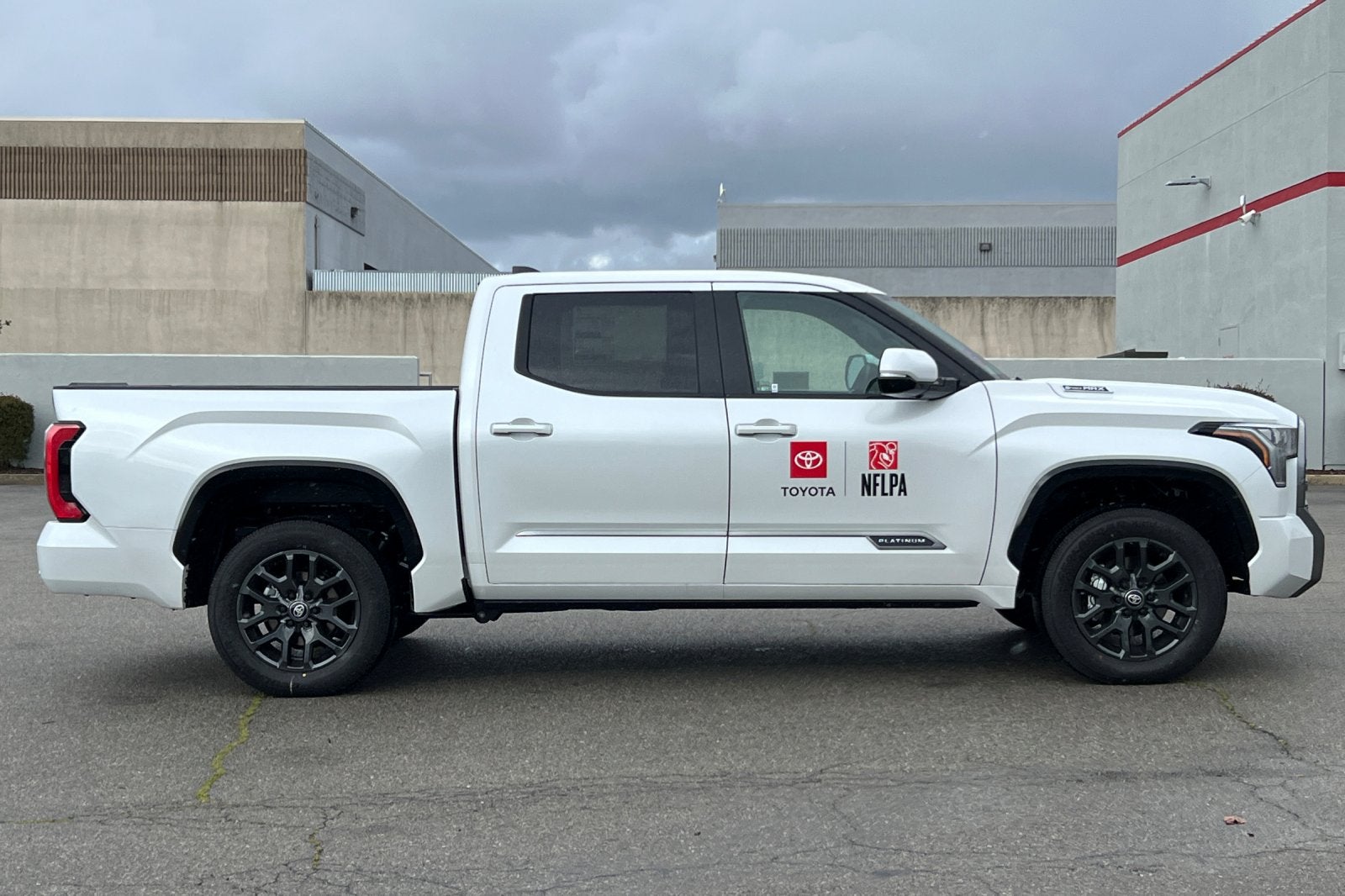 2026 Toyota Tundra i-FORCE MAX Tundra Platinum