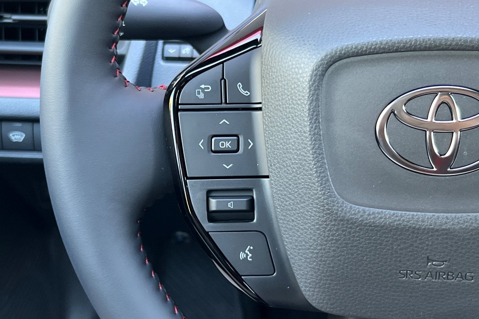 2027 Toyota Prius Plug-in Hybrid SE