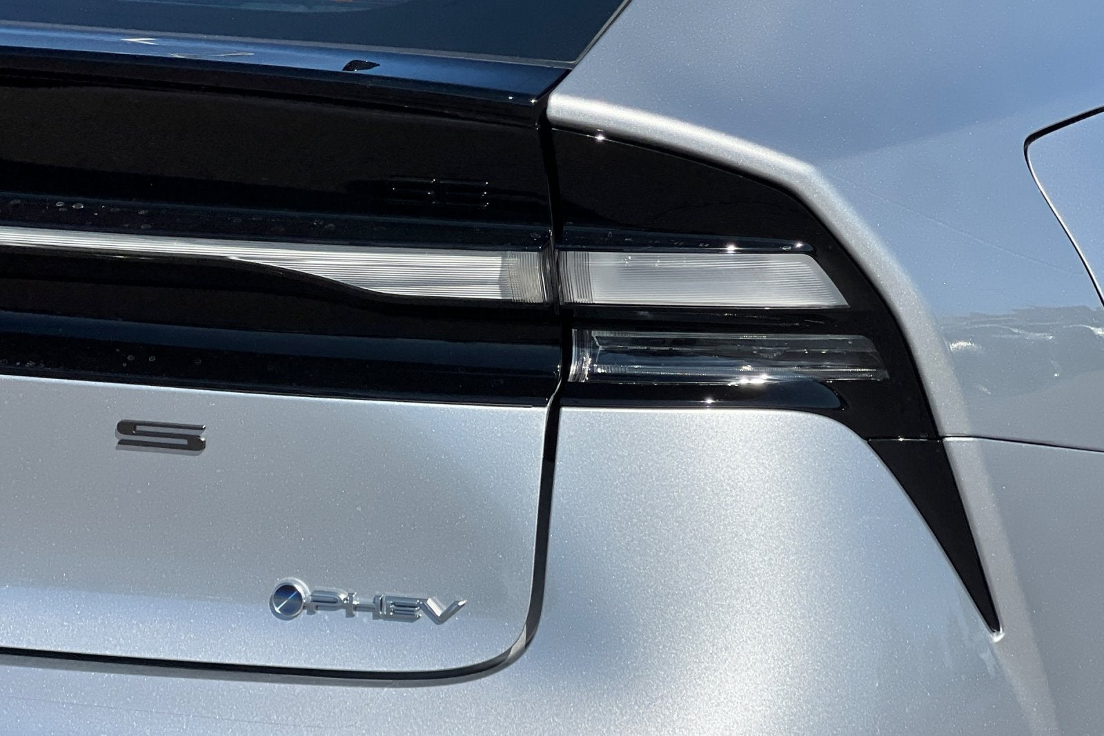 2027 Toyota Prius Plug-in Hybrid SE