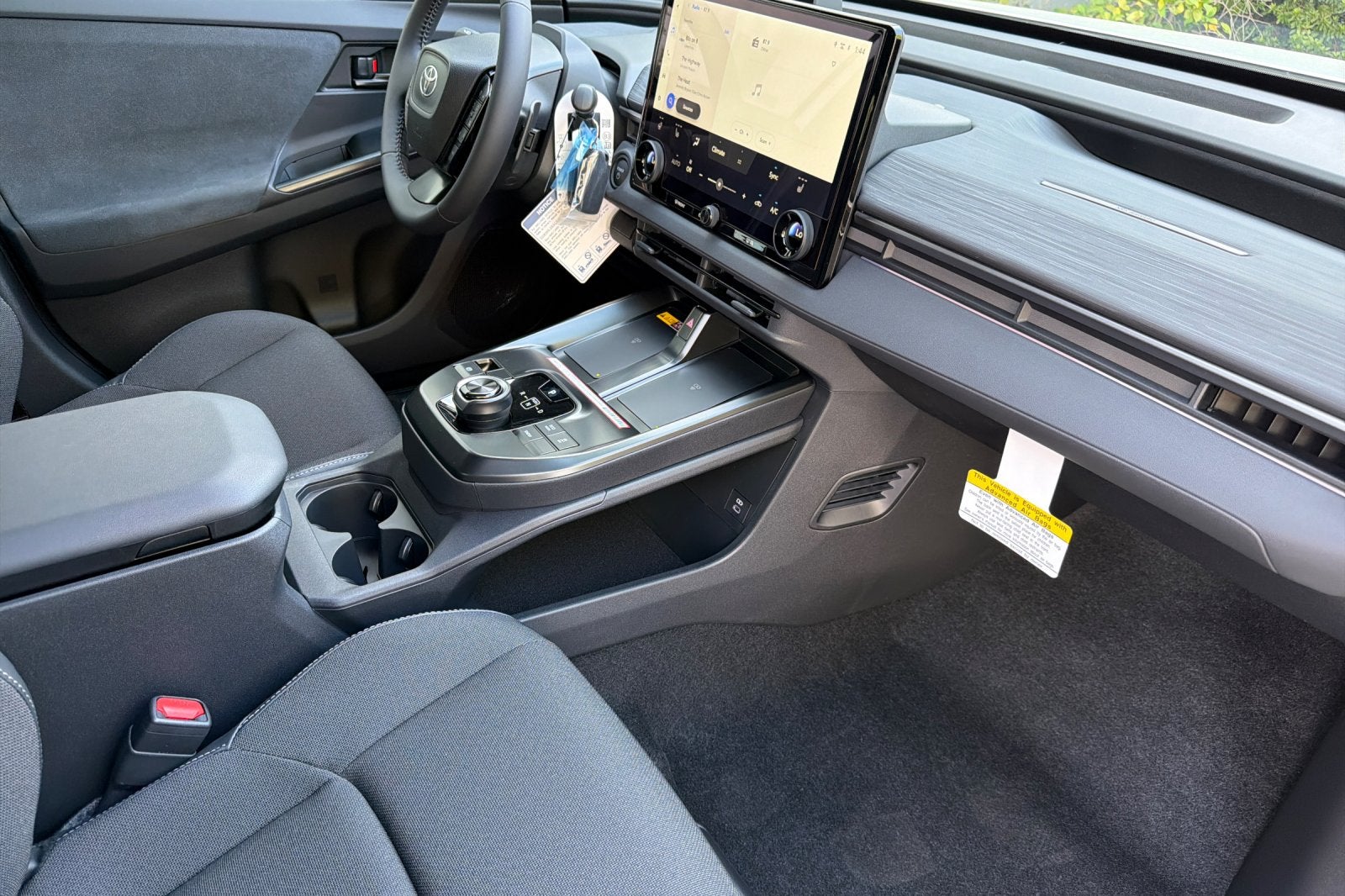 2027 Toyota C-HR SE