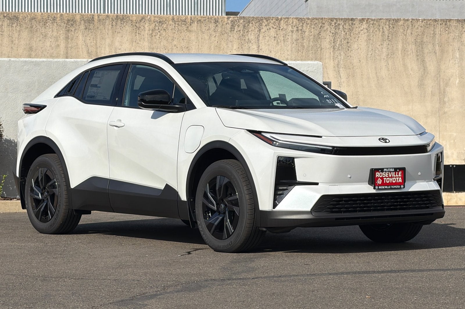 2027 Toyota C-HR SE