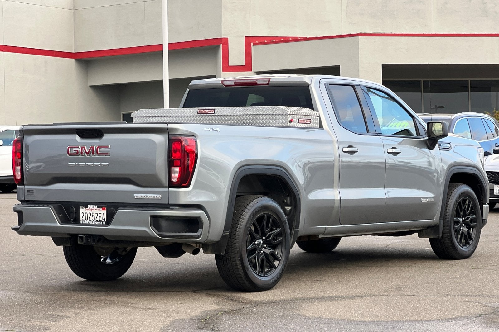 2025 GMC Sierra 1500 Elevation