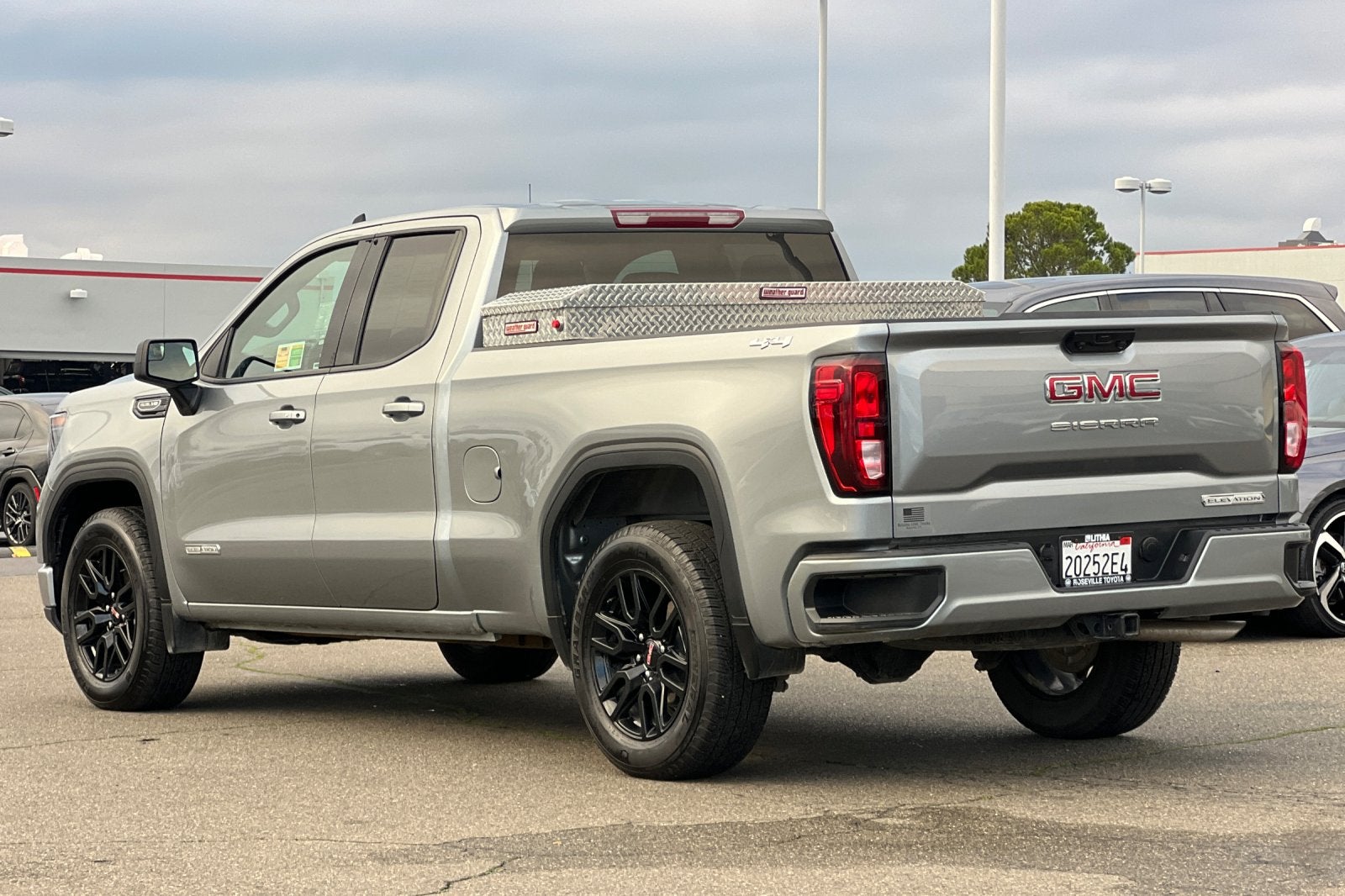 2025 GMC Sierra 1500 Elevation