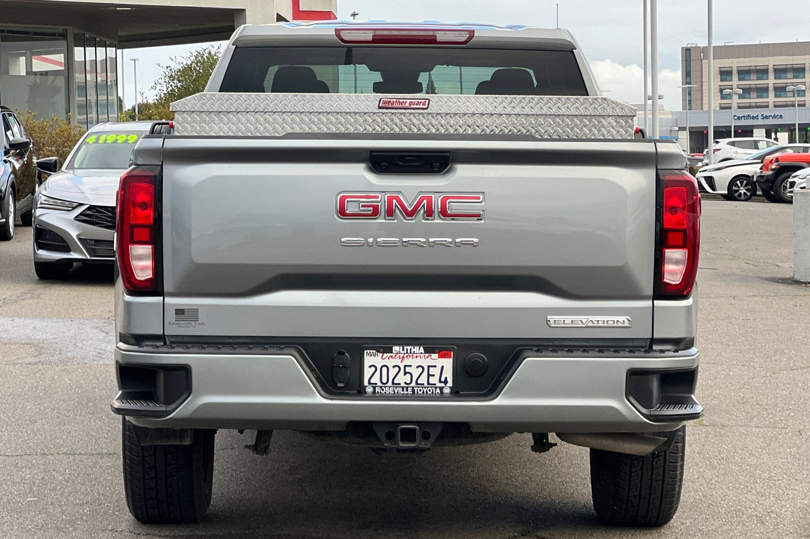2025 GMC Sierra 1500 Elevation