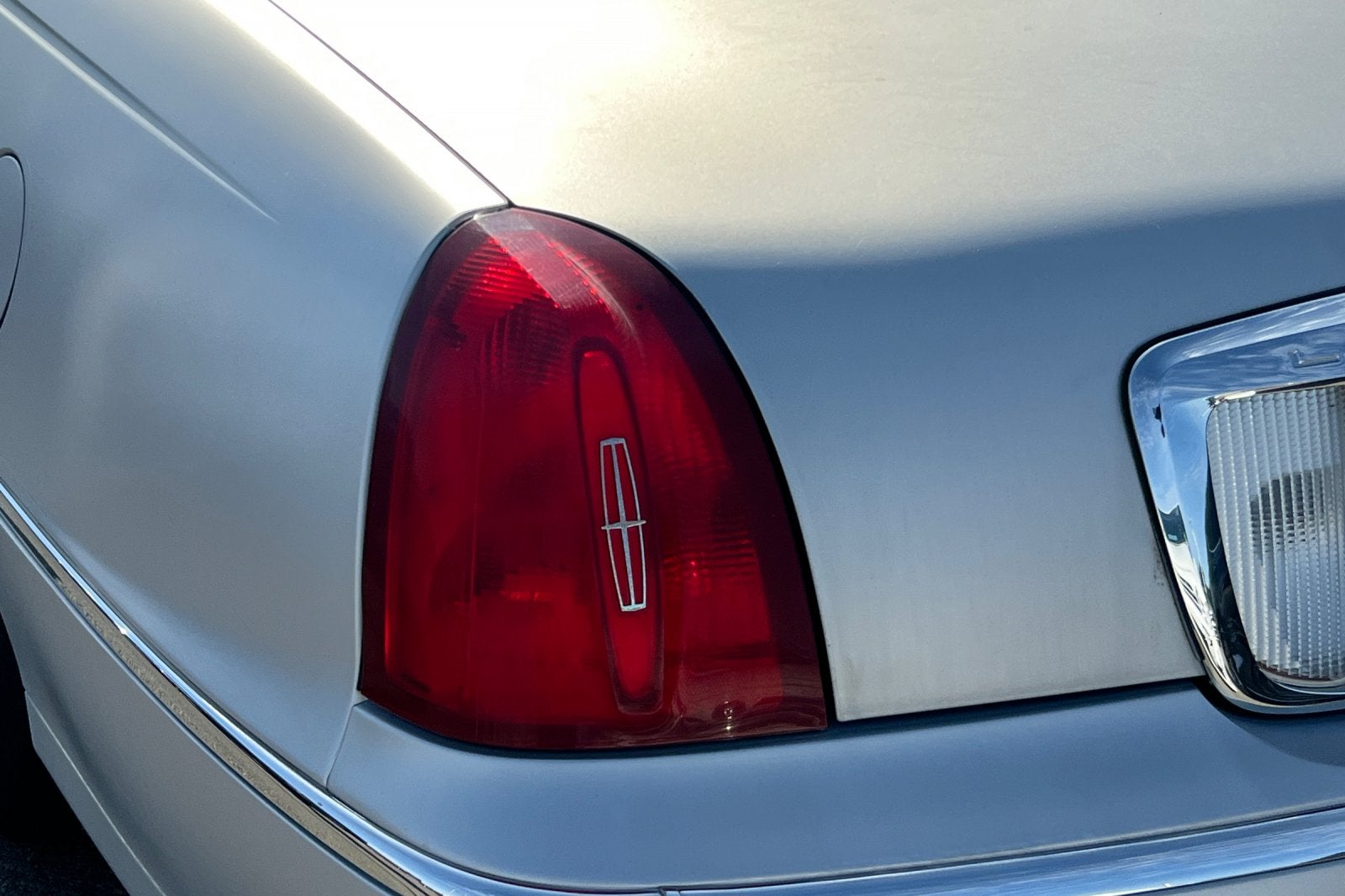 2001 Lincoln Town Car Cartier