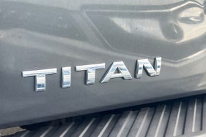 2011 Nissan Titan SV 4WD Crew Cab SWB