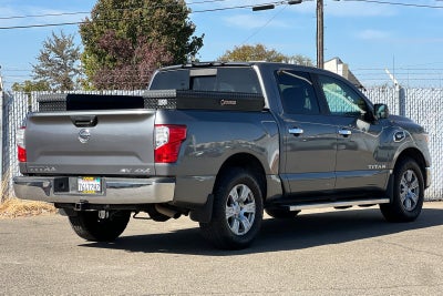 2017 Nissan Titan SV