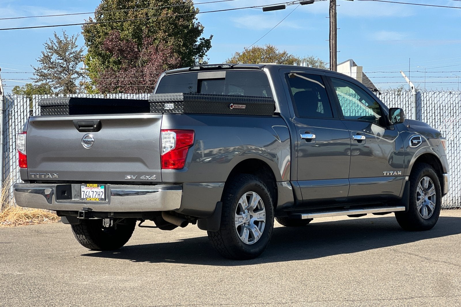 2017 Nissan Titan SV