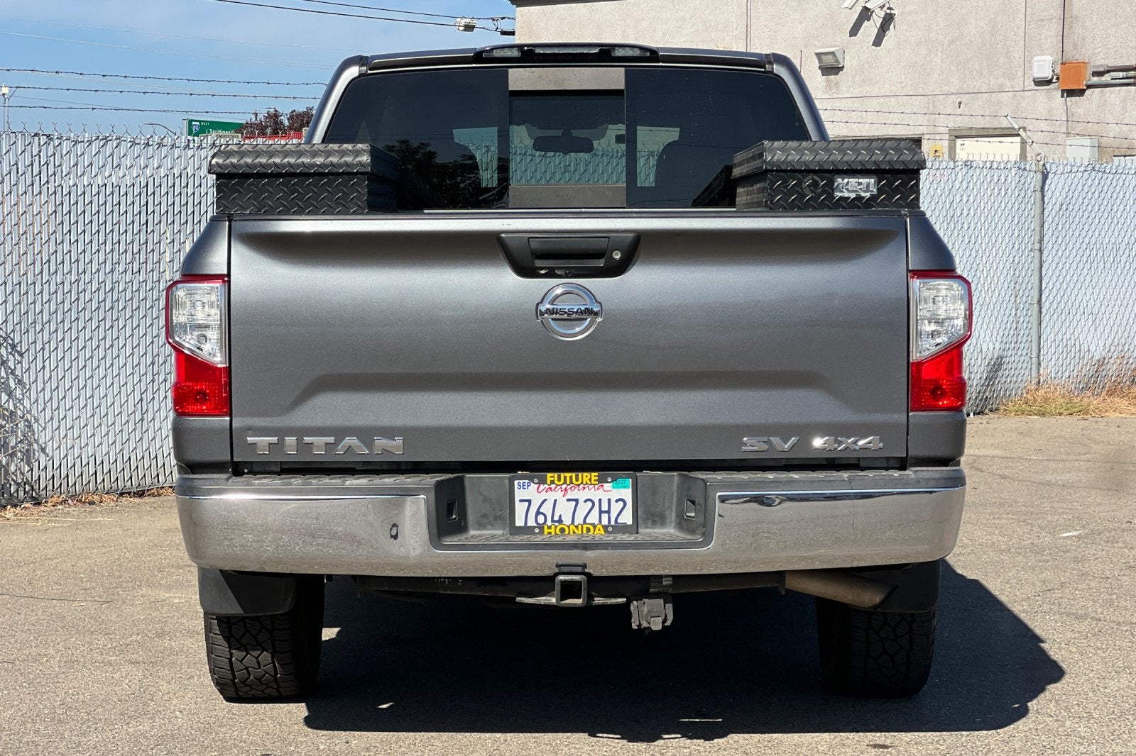 2017 Nissan Titan SV
