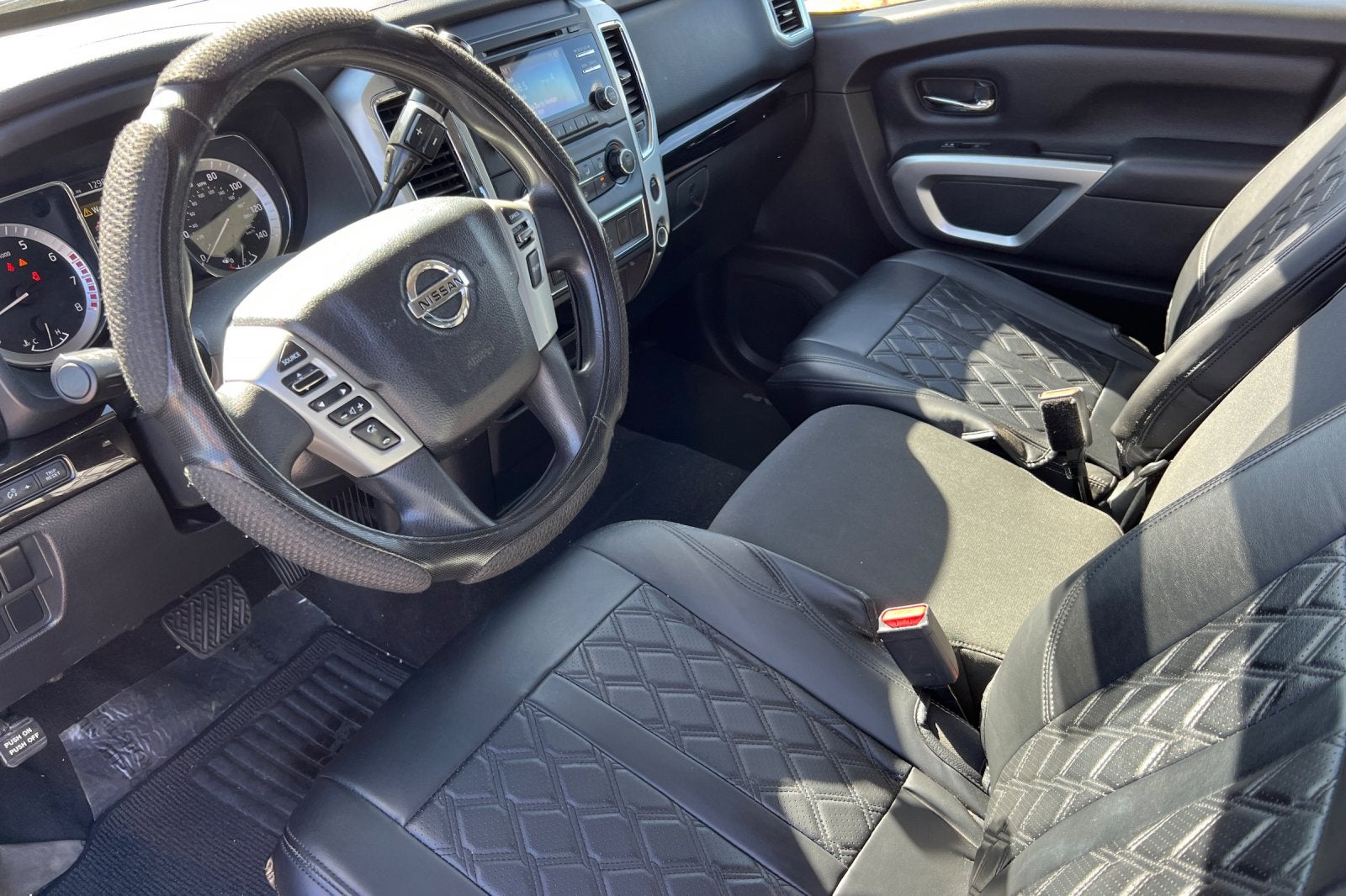 2017 Nissan Titan SV