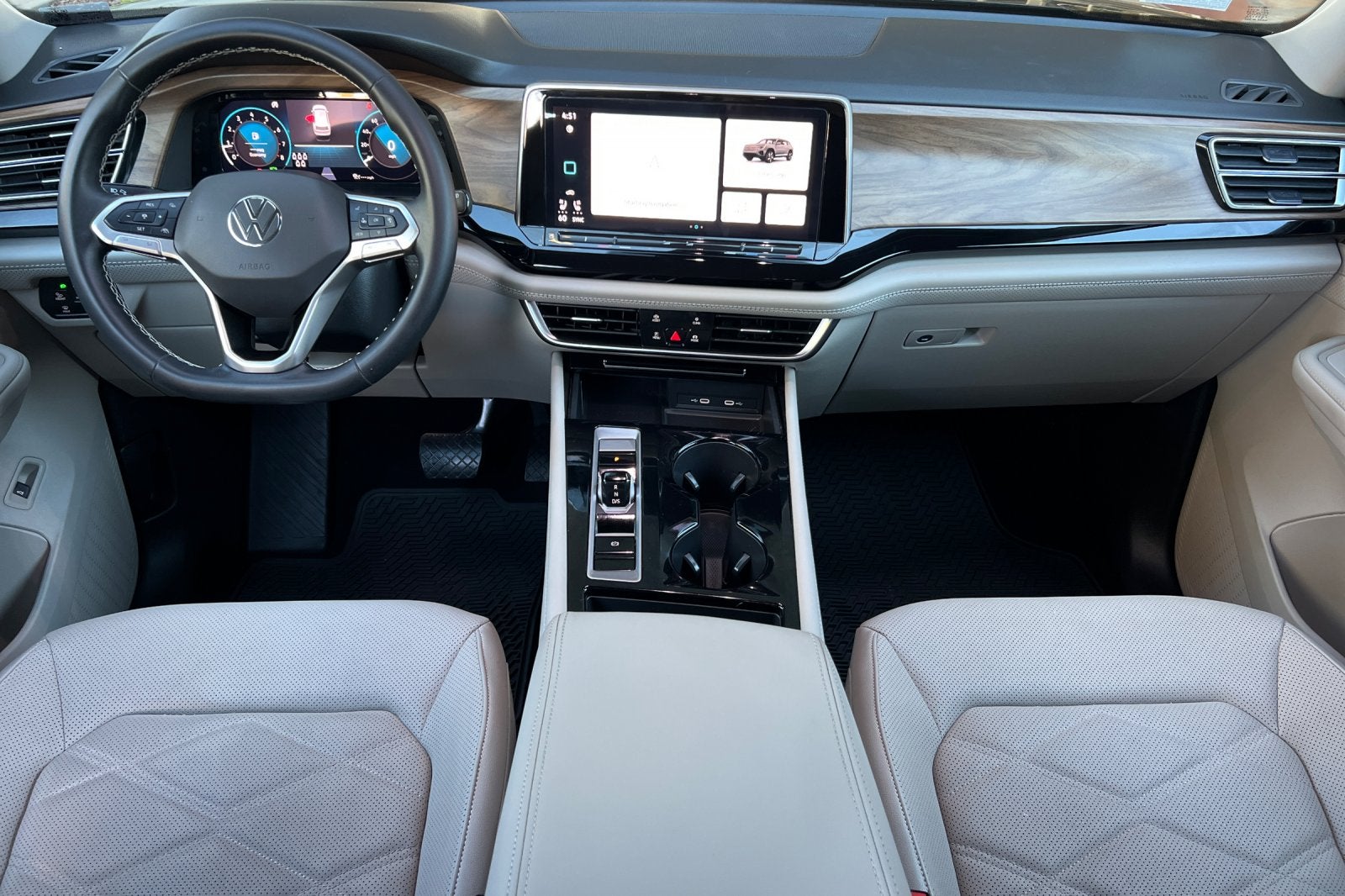 2024 Volkswagen Atlas 2.0T SE w/Technology