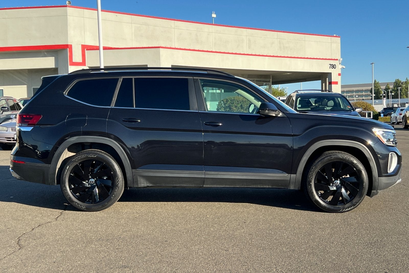 2024 Volkswagen Atlas 2.0T SE w/Technology