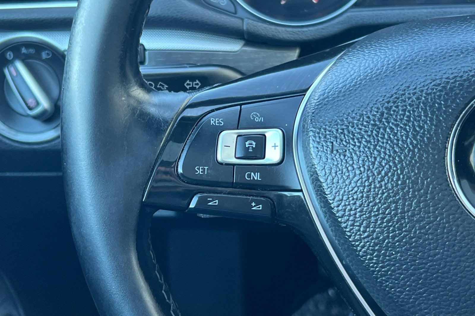 2018 Volkswagen Passat 2.0T SE