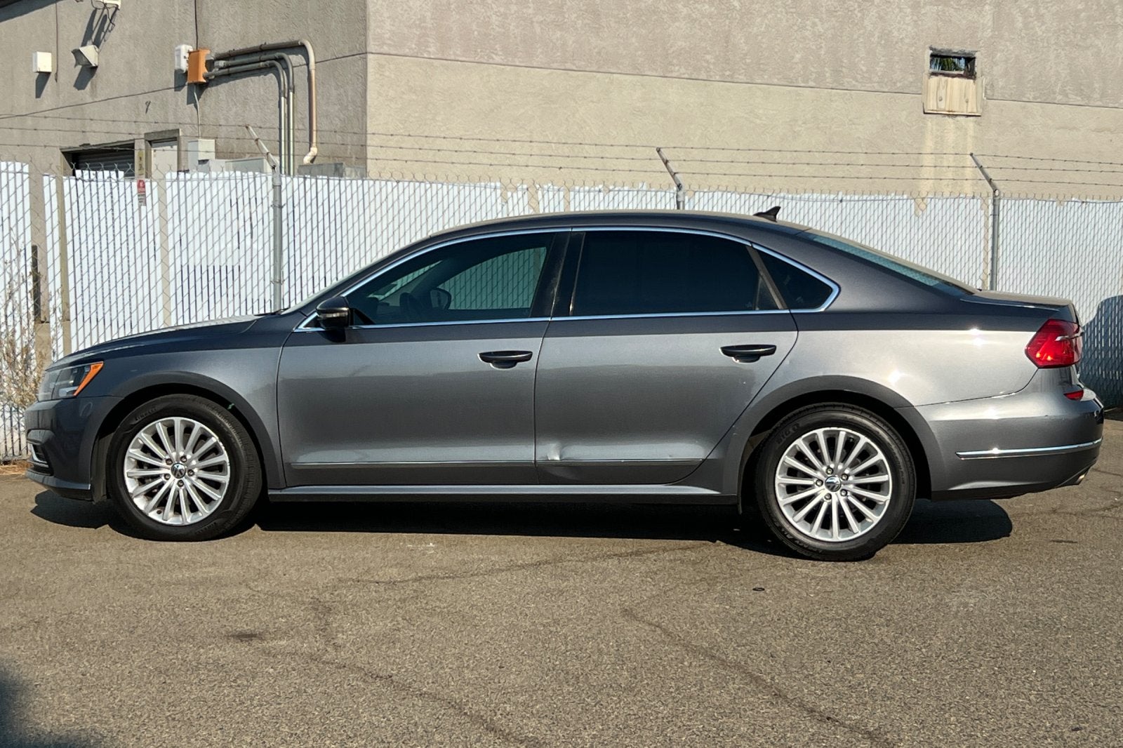 2016 Volkswagen Passat 1.8T SE