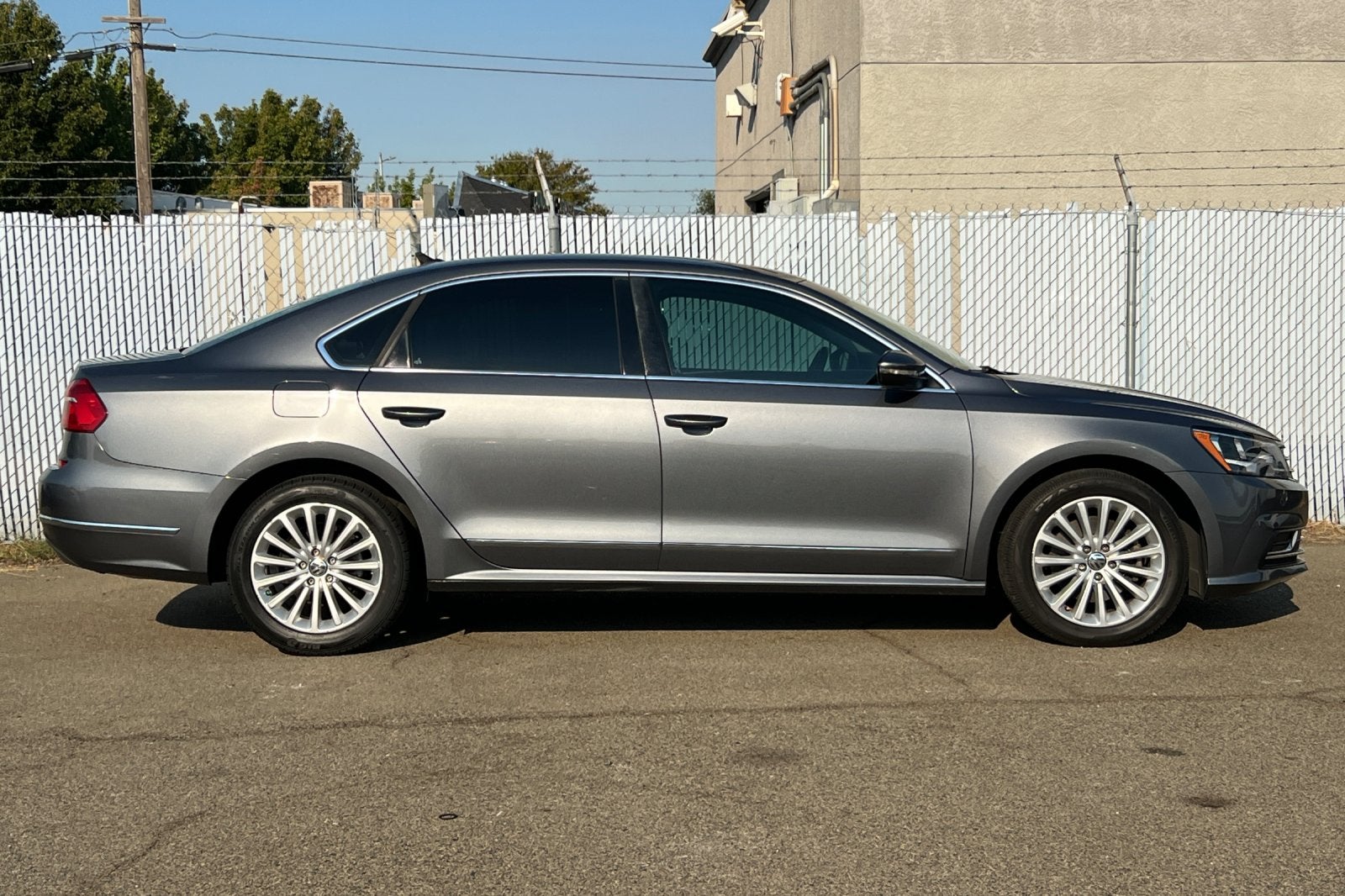 2016 Volkswagen Passat 1.8T SE