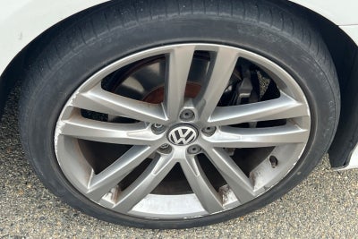 2017 Volkswagen Passat R-Line w/Comfort Pkg