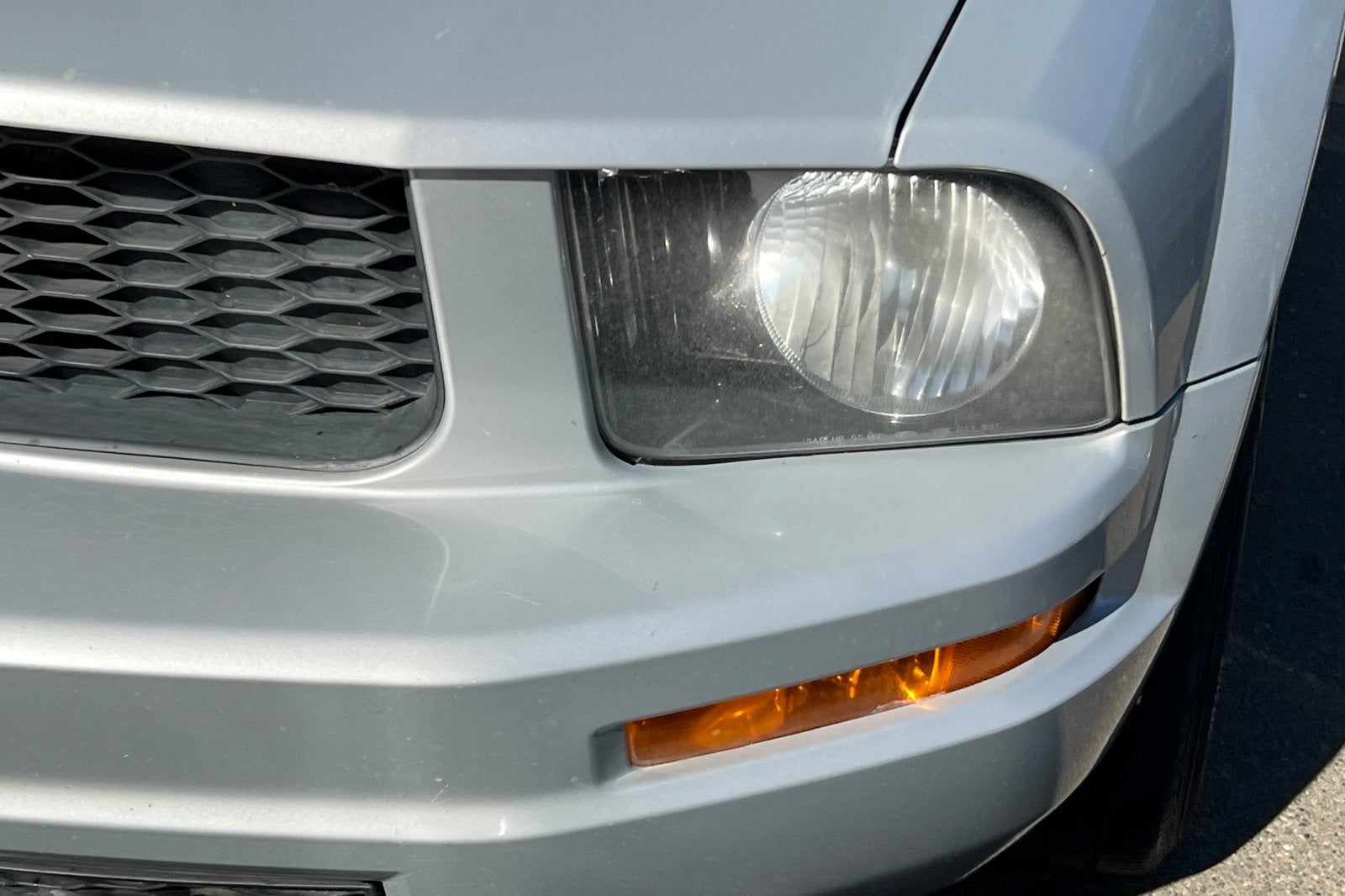 2007 Ford Mustang Deluxe
