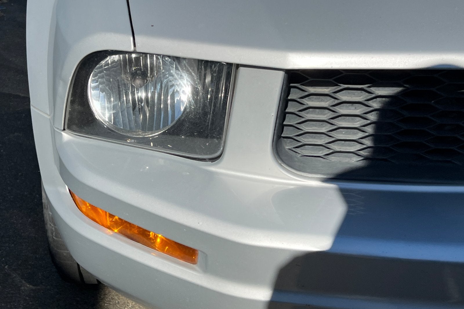 2007 Ford Mustang Deluxe