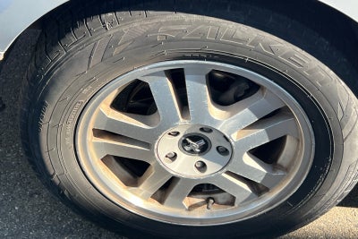 2007 Ford Mustang Deluxe