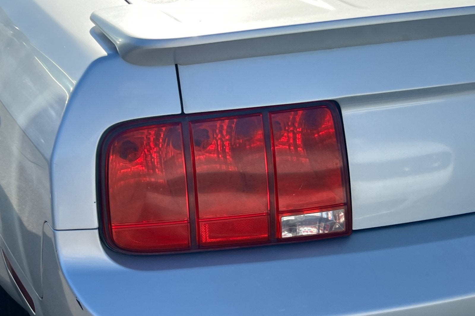 2007 Ford Mustang Deluxe