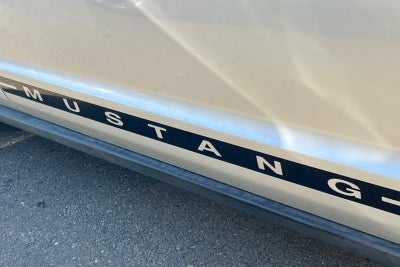 2007 Ford Mustang Deluxe
