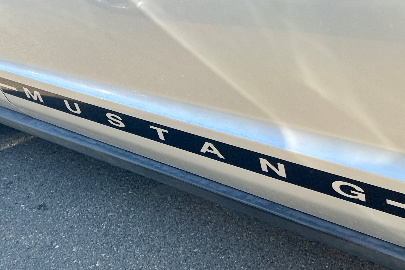 2007 Ford Mustang Deluxe