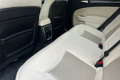 2018 Chrysler 300 Touring