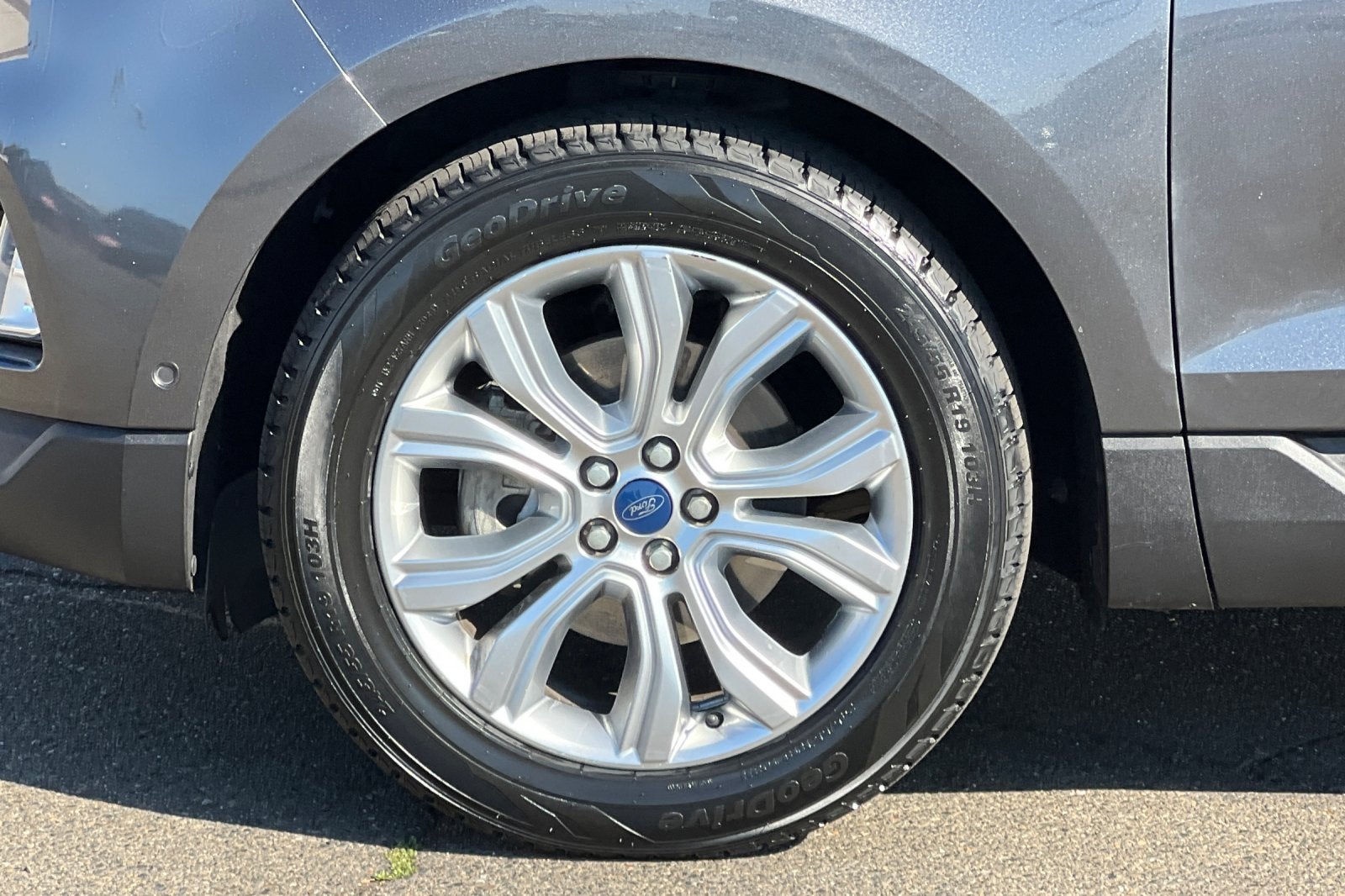 2020 Ford Edge Titanium
