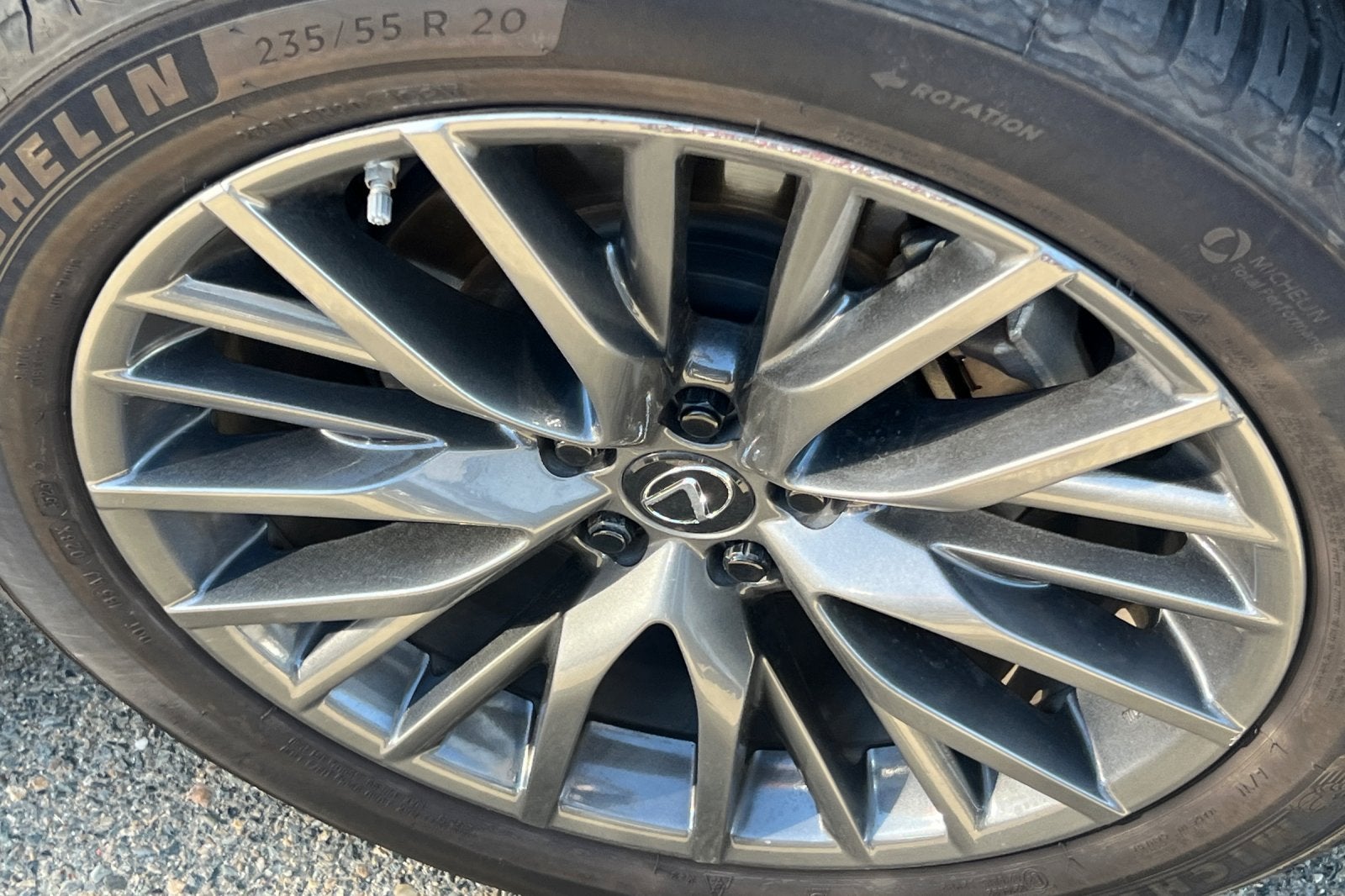 2022 Lexus RX 450h F SPORT Handling