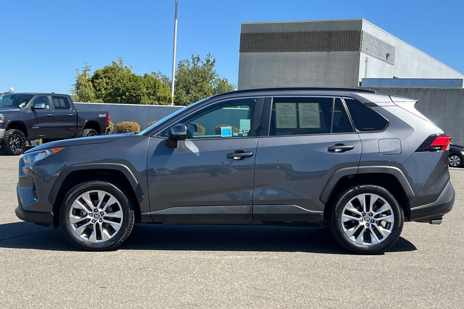 2021 Toyota RAV4 XLE Premium