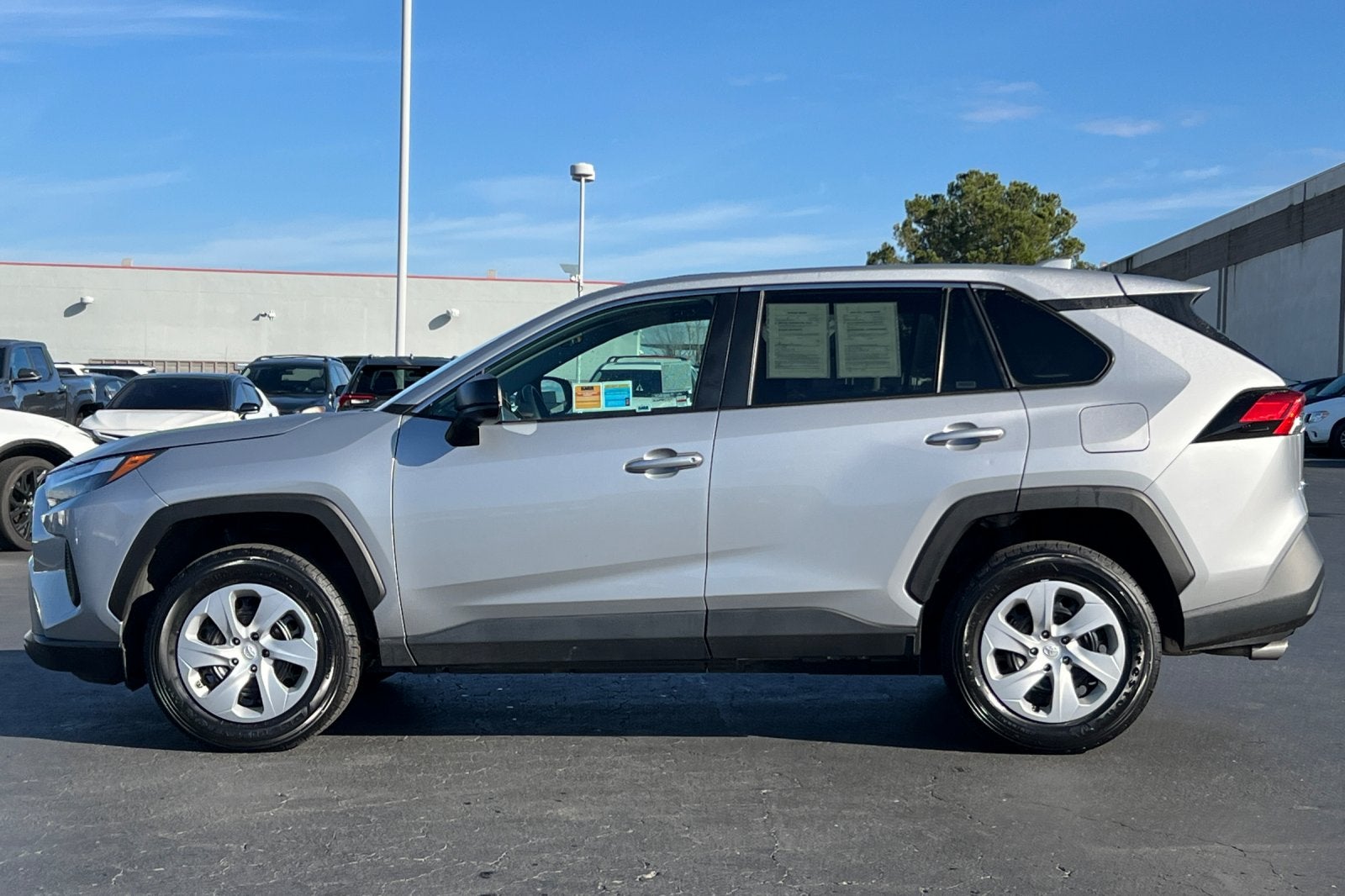 2024 Toyota RAV4 LE