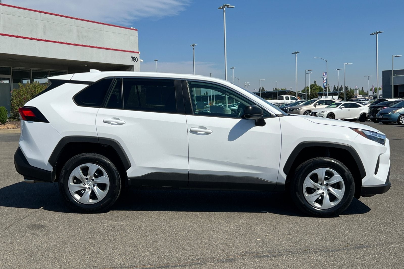 2023 Toyota RAV4 LE