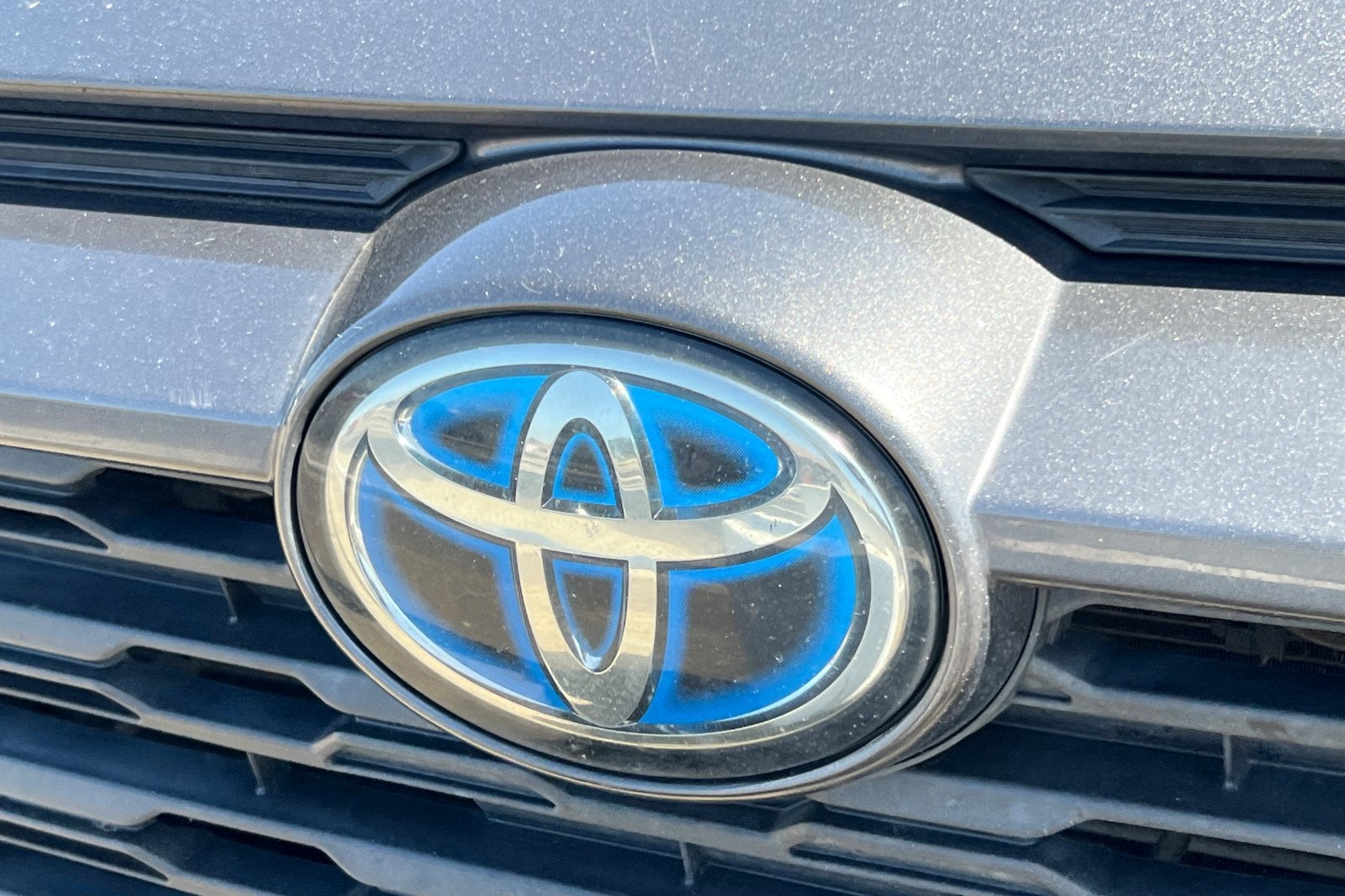 2020 Toyota RAV4 Hybrid LE