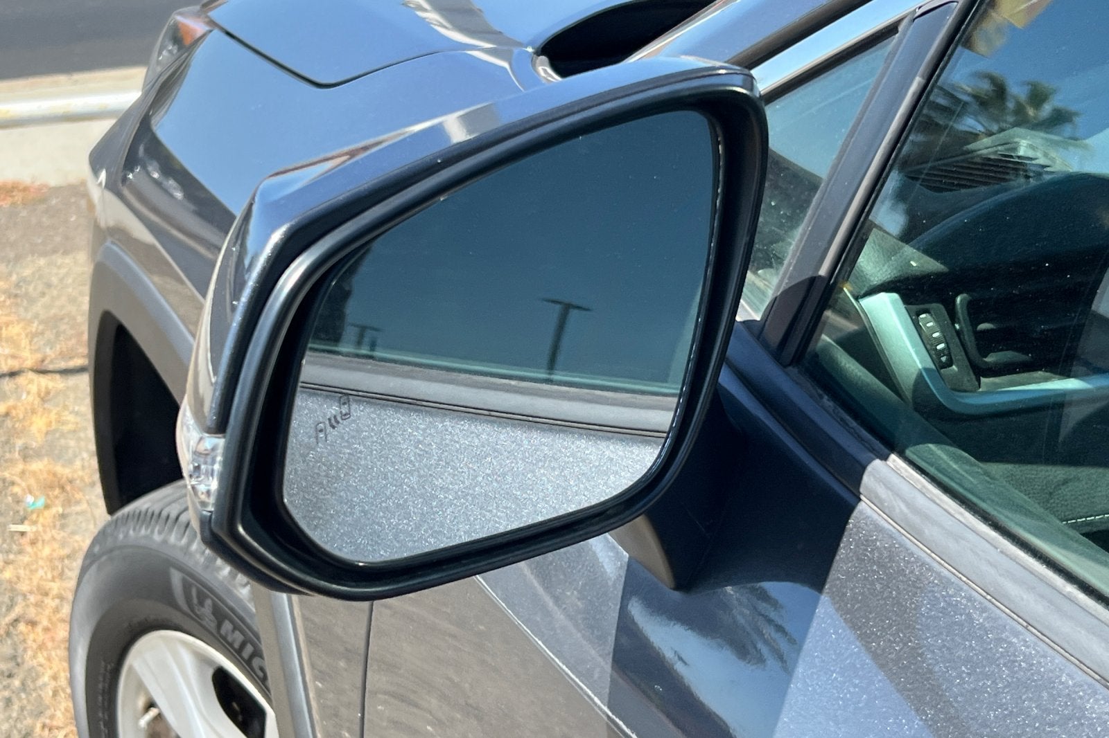2020 Toyota RAV4 Hybrid LE