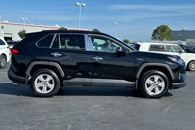 2021 Toyota RAV4 Hybrid XLE