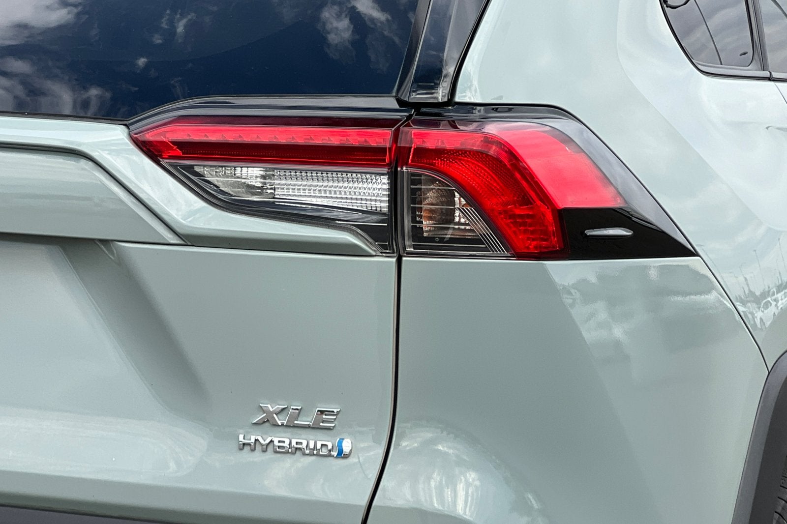 2019 Toyota RAV4 Hybrid XLE