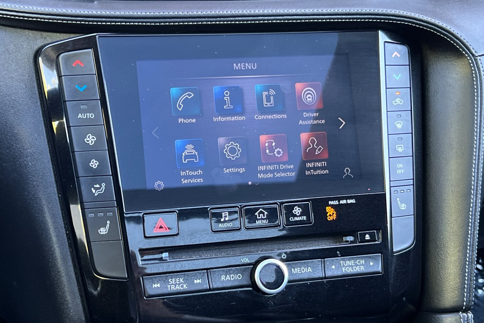 2022 INFINITI QX50 LUXE