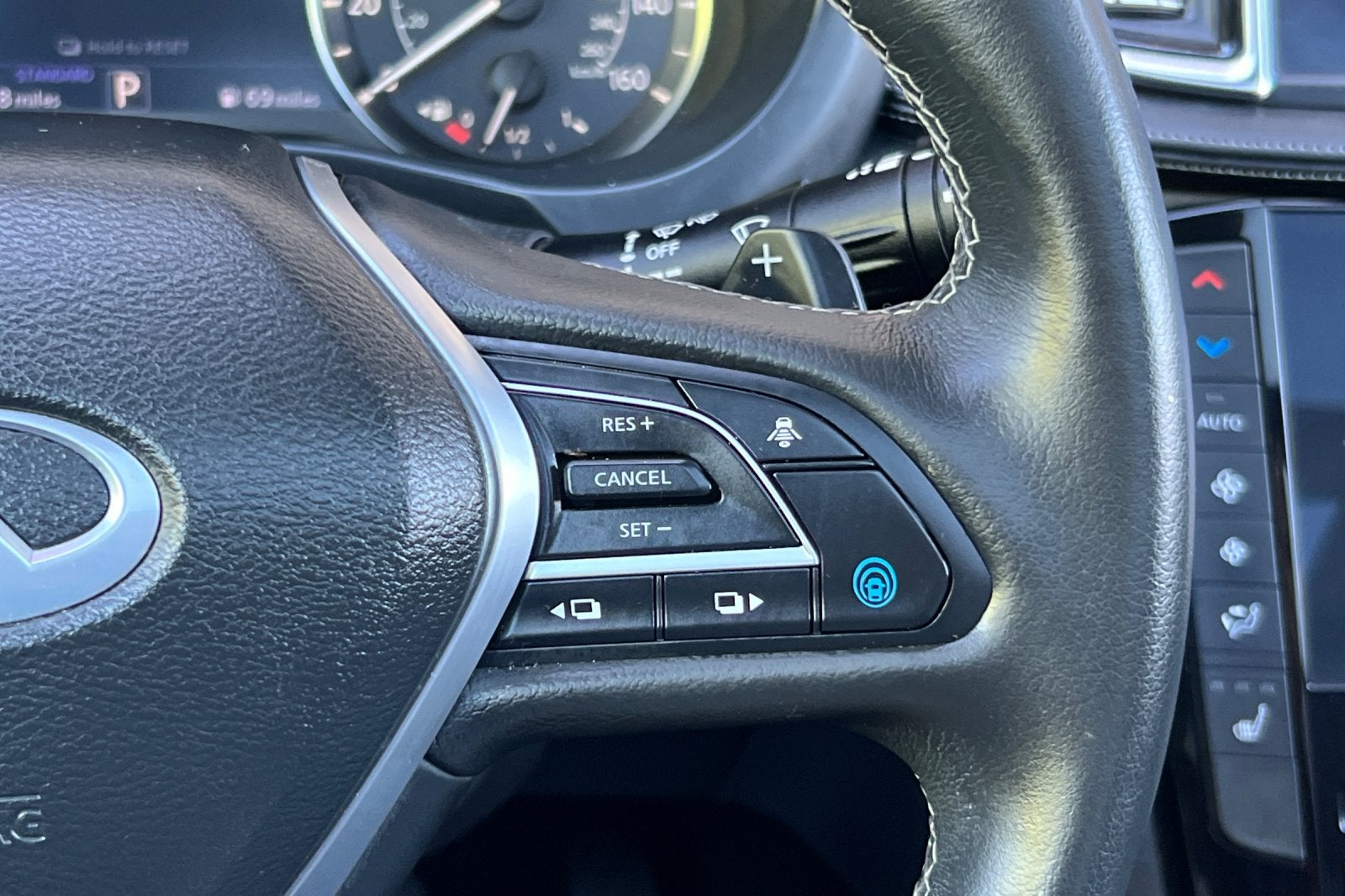 2022 INFINITI QX50 LUXE