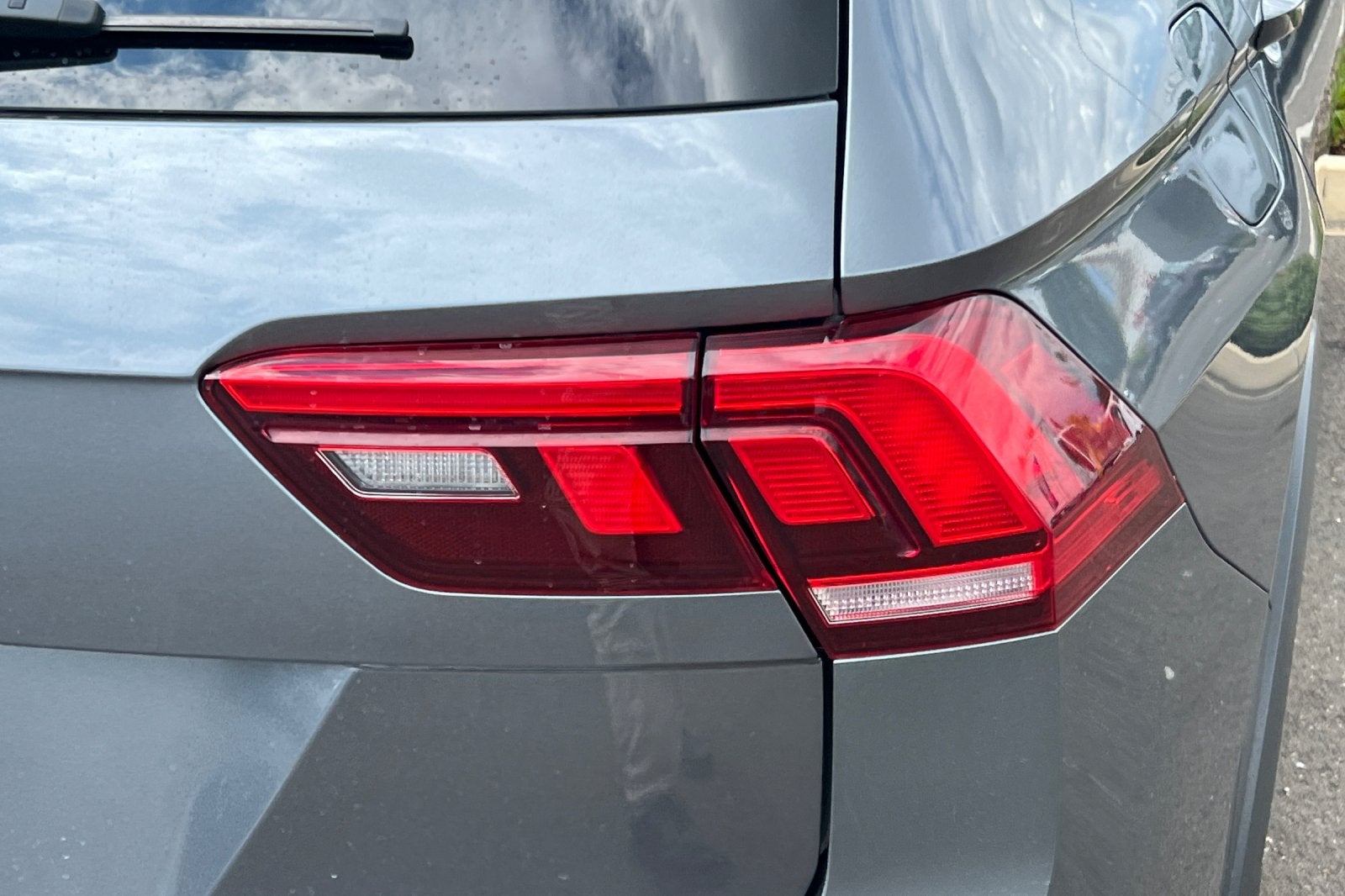 2021 Volkswagen Tiguan SE R-Line Black