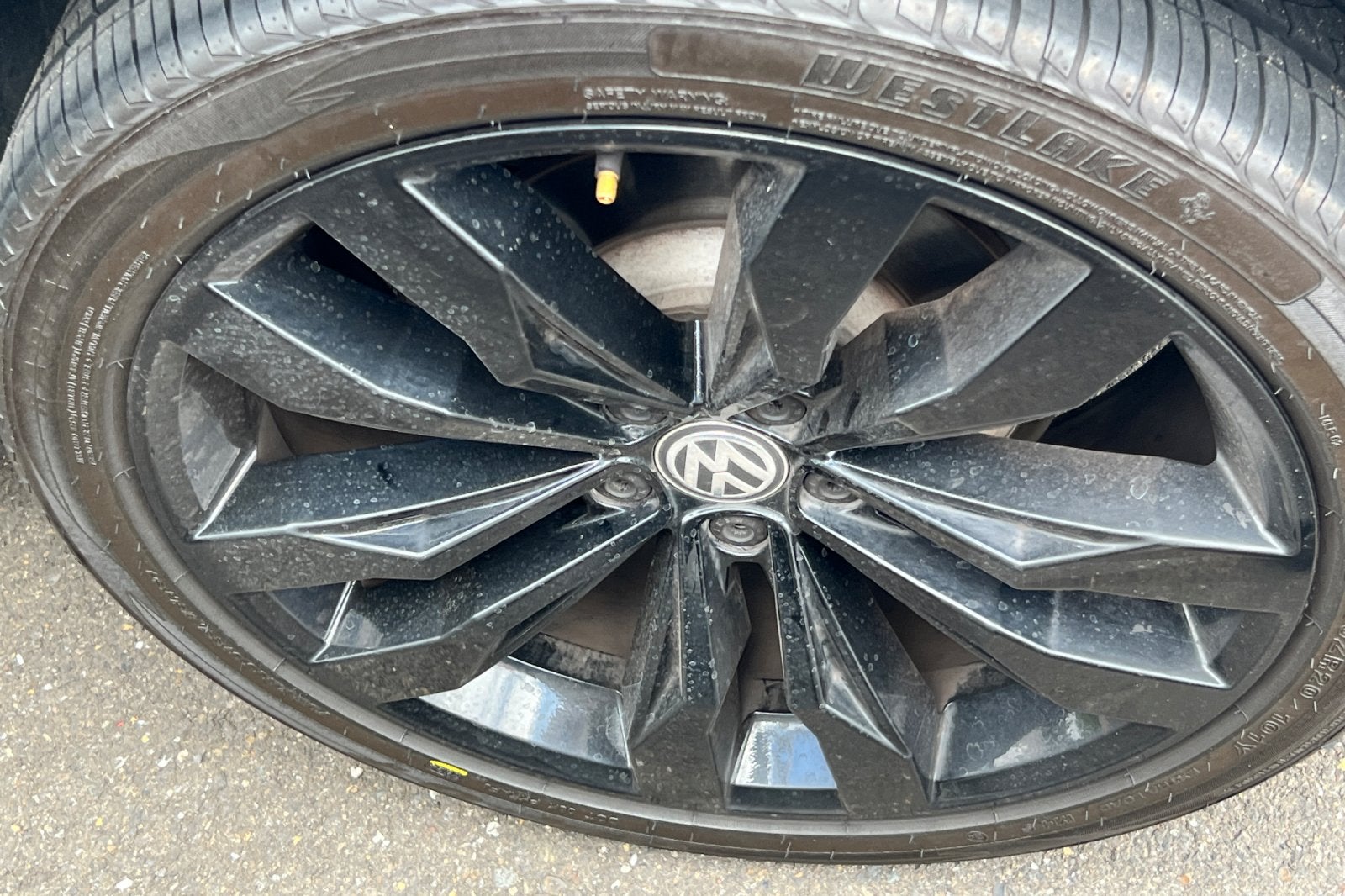 2021 Volkswagen Tiguan SE R-Line Black