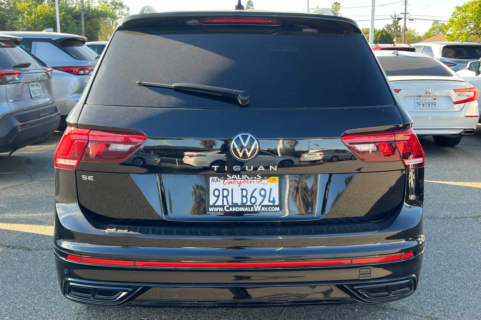 2022 Volkswagen Tiguan SE R-Line Black