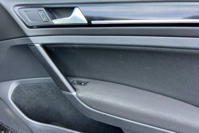 2017 Volkswagen Golf GTI Sport